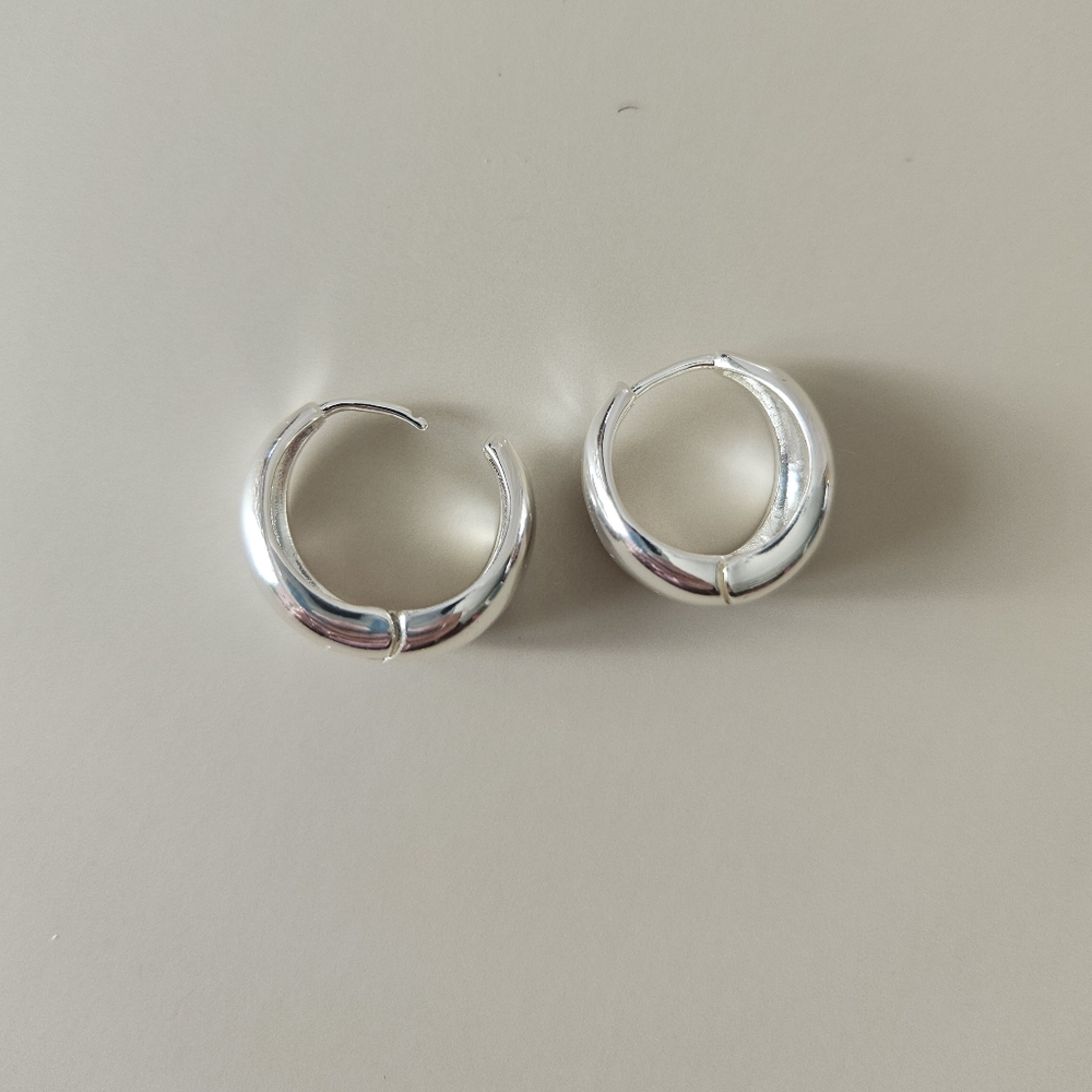 18K White Gold Plated Teardrop Earrings